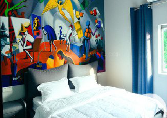 镇沅对于酒店的墙体彩绘而言更注重哪些方面？